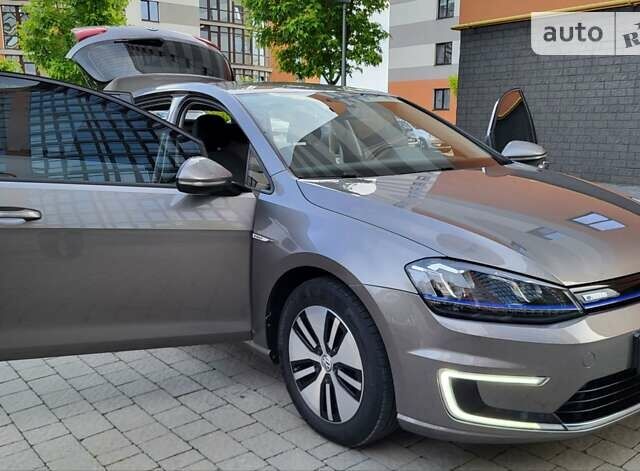 Сірий Фольксваген e-Golf, об'ємом двигуна 0 л та пробігом 135 тис. км за 9800 $, фото 75 на Automoto.ua