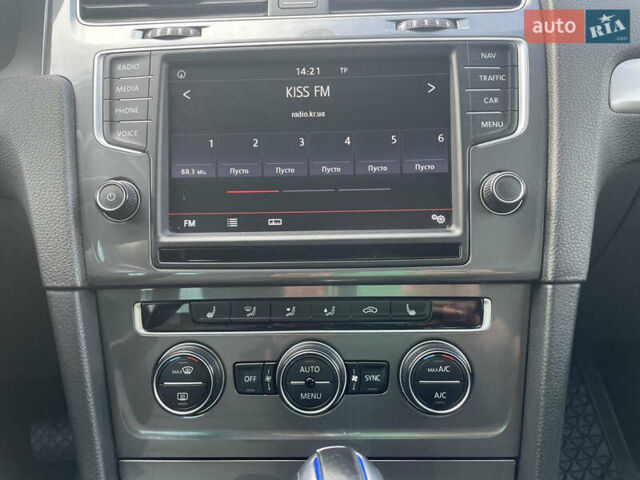 Фольксваген e-Golf 2015 в Кропивницком (Кировограде) на Automoto.ua Серый Фольксваген e-Golf, объемом двигателя 0 л и пробегом 131 тыс. км за 8800 $, фото 12 на Automoto.ua