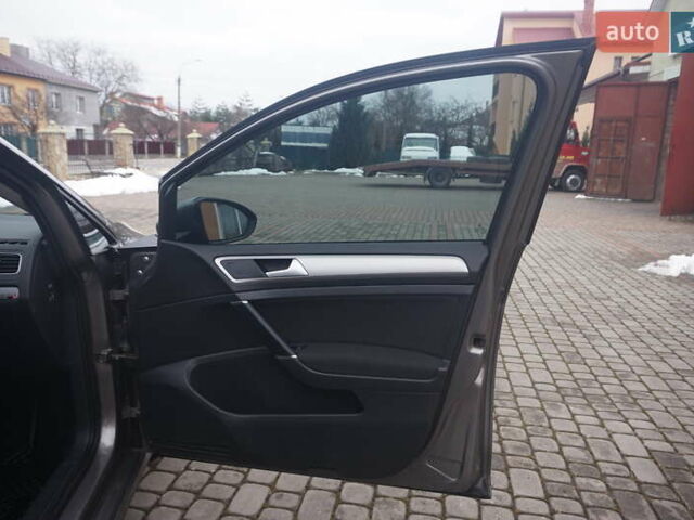 Серый Фольксваген e-Golf, объемом двигателя 0 л и пробегом 96 тыс. км за 8500 $, фото 36 на Automoto.ua