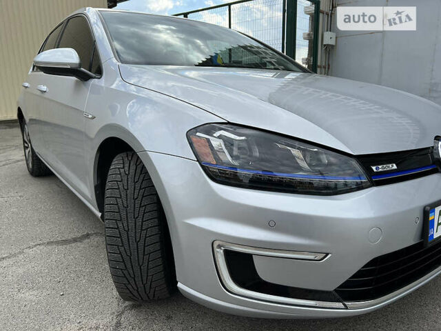 Серый Фольксваген e-Golf, объемом двигателя 0 л и пробегом 104 тыс. км за 15500 $, фото 18 на Automoto.ua