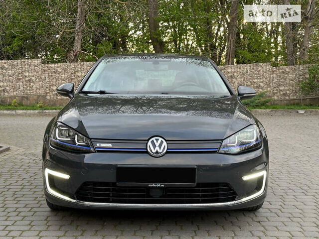 Серый Фольксваген e-Golf, объемом двигателя 0 л и пробегом 92 тыс. км за 12900 $, фото 12 на Automoto.ua