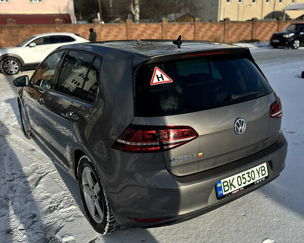 Серый Фольксваген e-Golf, объемом двигателя 0 л и пробегом 128 тыс. км за 8500 $, фото 15 на Automoto.ua
