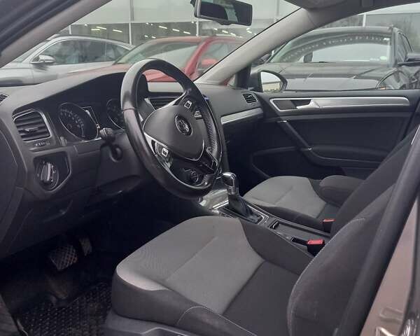 Серый Фольксваген e-Golf, объемом двигателя 0 л и пробегом 97 тыс. км за 10300 $, фото 11 на Automoto.ua