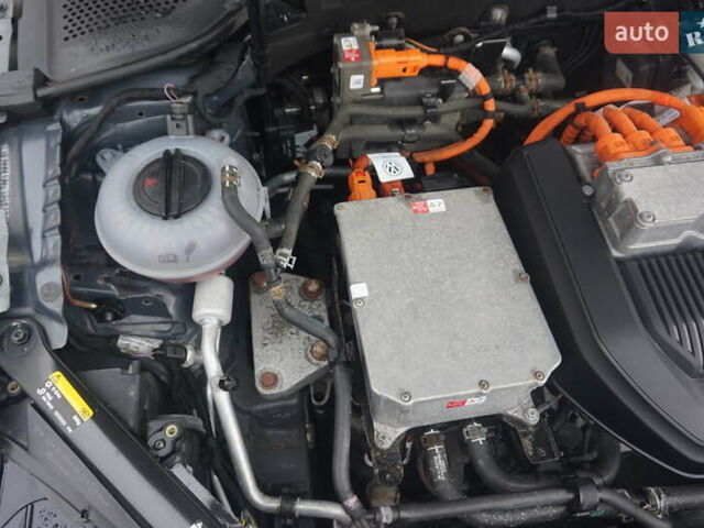 Серый Фольксваген e-Golf, объемом двигателя 0 л и пробегом 96 тыс. км за 8500 $, фото 57 на Automoto.ua