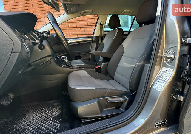 Серый Фольксваген e-Golf, объемом двигателя 0 л и пробегом 133 тыс. км за 8400 $, фото 21 на Automoto.ua