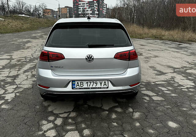 Серый Фольксваген e-Golf, объемом двигателя 0 л и пробегом 67 тыс. км за 11500 $, фото 4 на Automoto.ua