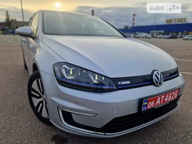 Серый Фольксваген e-Golf, объемом двигателя 0 л и пробегом 97 тыс. км за 9800 $, фото 7 на Automoto.ua