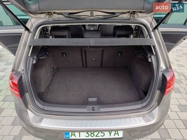 Серый Фольксваген e-Golf, объемом двигателя 0 л и пробегом 135 тыс. км за 8999 $, фото 25 на Automoto.ua