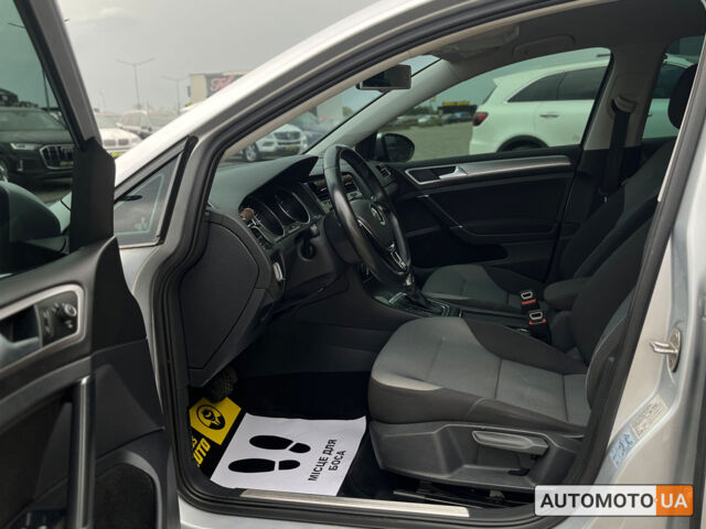 Серый Фольксваген e-Golf, объемом двигателя 24 л и пробегом 128 тыс. км за 10500 $, фото 11 на Automoto.ua