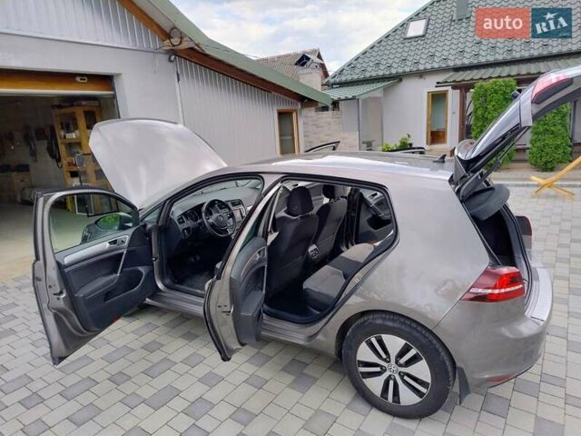 Серый Фольксваген e-Golf, объемом двигателя 0 л и пробегом 135 тыс. км за 8999 $, фото 32 на Automoto.ua