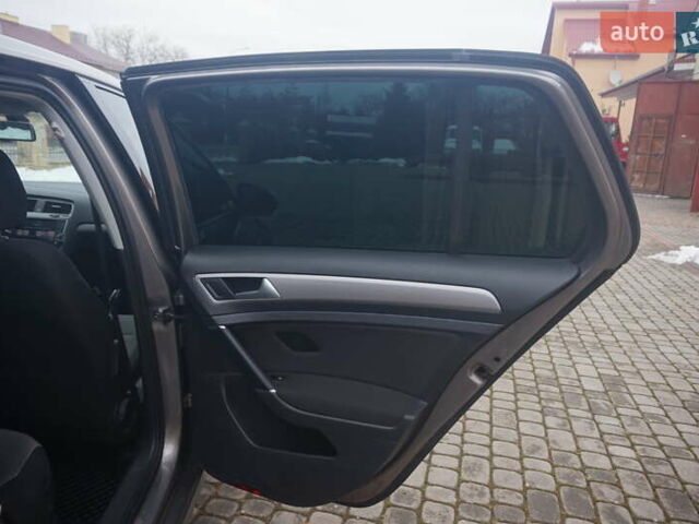 Серый Фольксваген e-Golf, объемом двигателя 0 л и пробегом 96 тыс. км за 8500 $, фото 40 на Automoto.ua