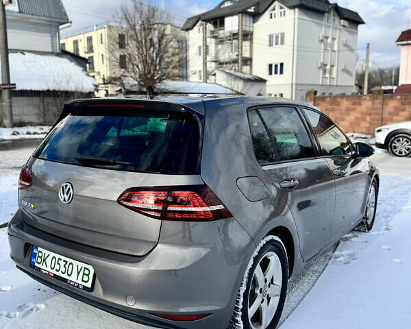 Серый Фольксваген e-Golf, объемом двигателя 0 л и пробегом 128 тыс. км за 8500 $, фото 2 на Automoto.ua