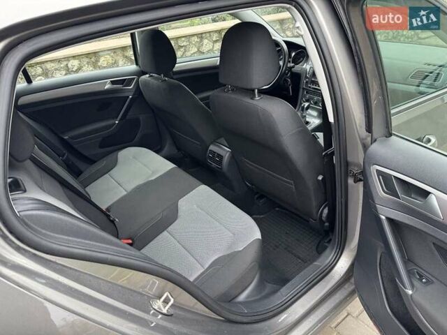 Серый Фольксваген e-Golf, объемом двигателя 0 л и пробегом 90 тыс. км за 8000 $, фото 11 на Automoto.ua