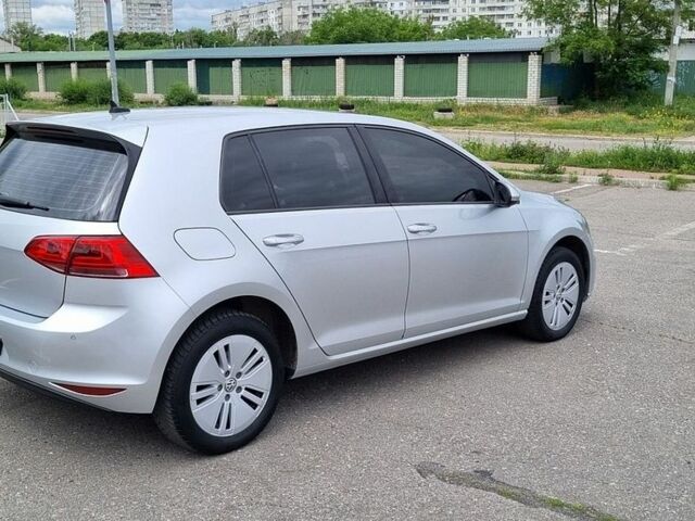 Серый Фольксваген e-Golf, объемом двигателя 0 л и пробегом 153 тыс. км за 8500 $, фото 6 на Automoto.ua