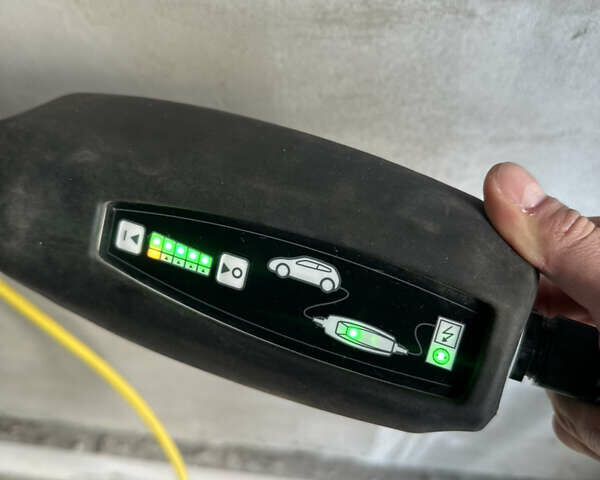 Серый Фольксваген e-Golf, объемом двигателя 0 л и пробегом 82 тыс. км за 9300 $, фото 46 на Automoto.ua