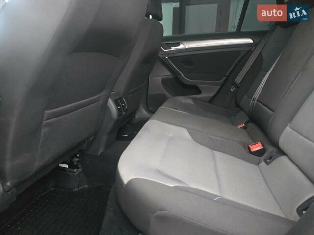 Серый Фольксваген e-Golf, объемом двигателя 0 л и пробегом 170 тыс. км за 7800 $, фото 31 на Automoto.ua