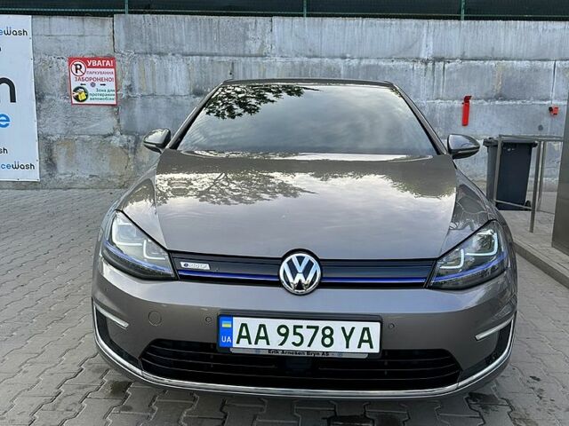 Серый Фольксваген e-Golf, объемом двигателя 100 л и пробегом 145 тыс. км за 8700 $, фото 3 на Automoto.ua