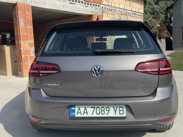 Серый Фольксваген e-Golf, объемом двигателя 0 л и пробегом 132 тыс. км за 8500 $, фото 1 на Automoto.ua