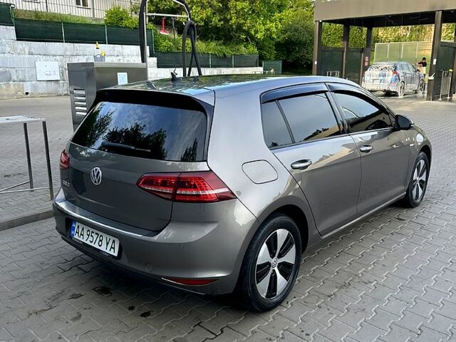 Серый Фольксваген e-Golf, объемом двигателя 100 л и пробегом 145 тыс. км за 8700 $, фото 5 на Automoto.ua