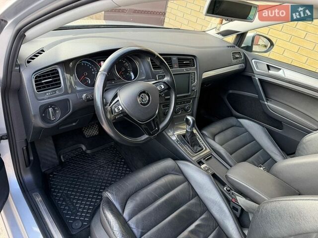 Серый Фольксваген e-Golf, объемом двигателя 0 л и пробегом 124 тыс. км за 9750 $, фото 9 на Automoto.ua