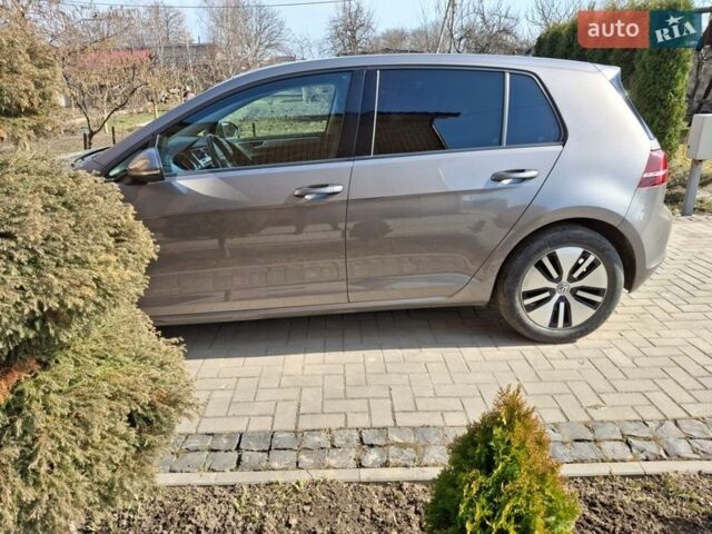 Серый Фольксваген e-Golf, объемом двигателя 0 л и пробегом 119 тыс. км за 8500 $, фото 8 на Automoto.ua