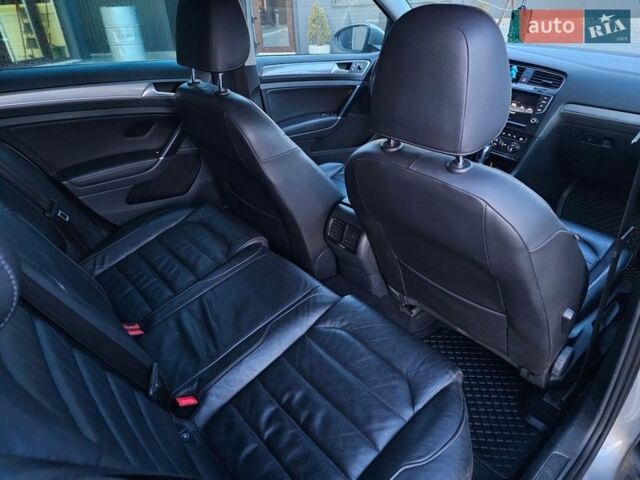 Серый Фольксваген e-Golf, объемом двигателя 0 л и пробегом 126 тыс. км за 10000 $, фото 17 на Automoto.ua