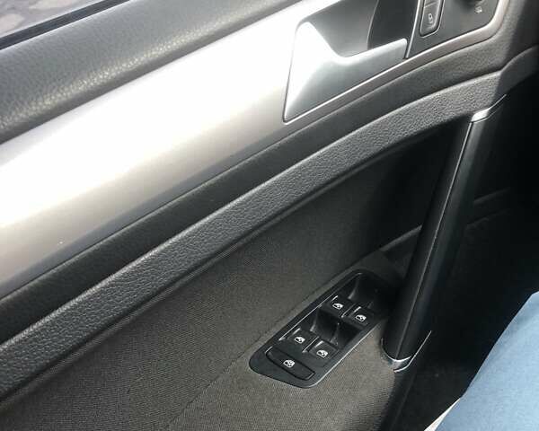 Сірий Фольксваген e-Golf, об'ємом двигуна 0 л та пробігом 115 тис. км за 9800 $, фото 9 на Automoto.ua