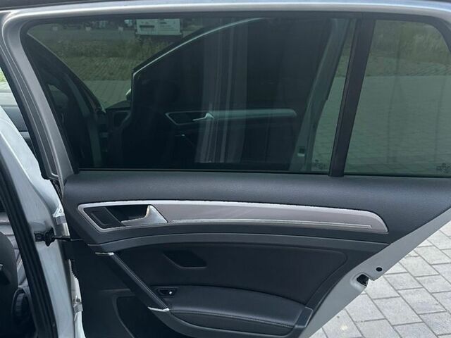 Сірий Фольксваген e-Golf, об'ємом двигуна 0 л та пробігом 134 тис. км за 9500 $, фото 22 на Automoto.ua