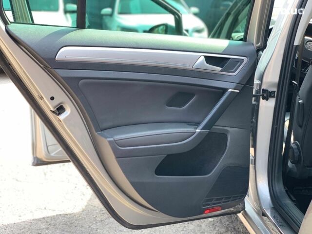 Серый Фольксваген e-Golf, объемом двигателя 0 л и пробегом 111 тыс. км за 9790 $, фото 17 на Automoto.ua
