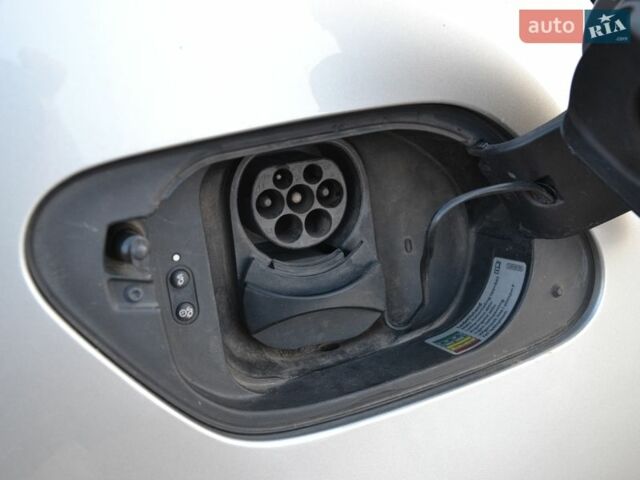 Серый Фольксваген e-Golf, объемом двигателя 0 л и пробегом 87 тыс. км за 9000 $, фото 45 на Automoto.ua