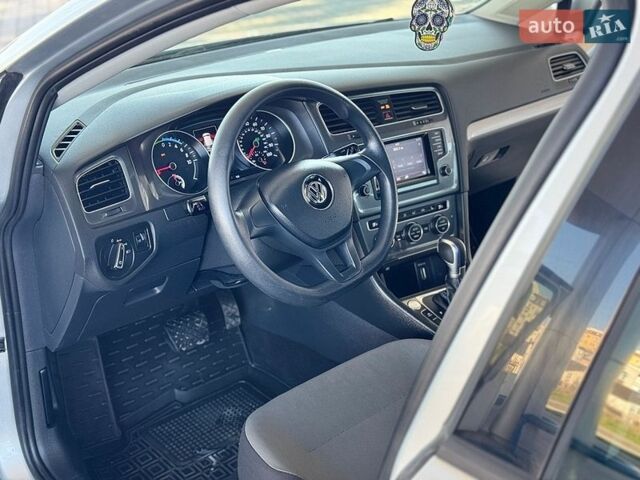 Серый Фольксваген e-Golf, объемом двигателя 0 л и пробегом 116 тыс. км за 7777 $, фото 47 на Automoto.ua