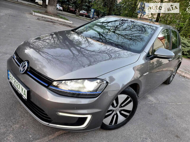 Серый Фольксваген e-Golf, объемом двигателя 0 л и пробегом 130 тыс. км за 11300 $, фото 4 на Automoto.ua