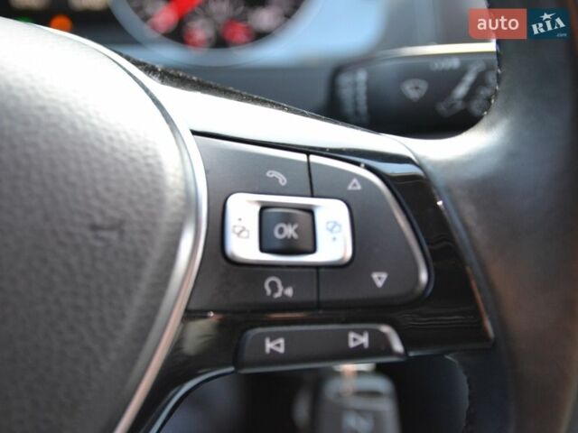 Серый Фольксваген e-Golf, объемом двигателя 0 л и пробегом 87 тыс. км за 9000 $, фото 26 на Automoto.ua
