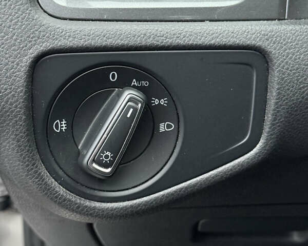 Серый Фольксваген e-Golf, объемом двигателя 0 л и пробегом 125 тыс. км за 9300 $, фото 38 на Automoto.ua