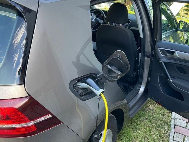 Сірий Фольксваген e-Golf, об'ємом двигуна 0 л та пробігом 118 тис. км за 9099 $, фото 12 на Automoto.ua