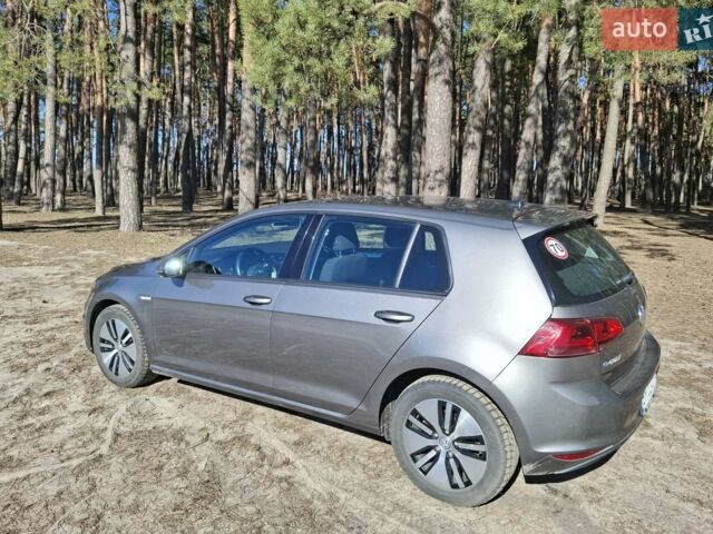 Серый Фольксваген e-Golf, объемом двигателя 0 л и пробегом 105 тыс. км за 9750 $, фото 3 на Automoto.ua