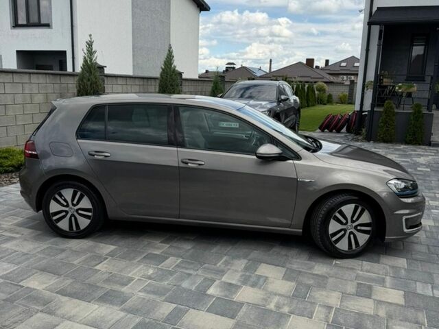 Серый Фольксваген e-Golf, объемом двигателя 0 л и пробегом 128 тыс. км за 8600 $, фото 8 на Automoto.ua