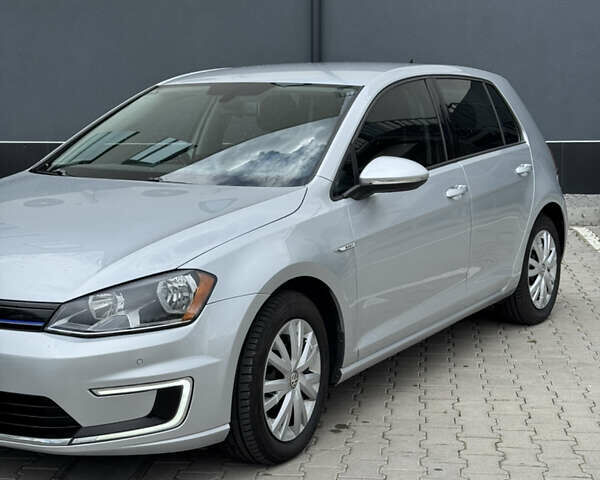 Серый Фольксваген e-Golf, объемом двигателя 0 л и пробегом 106 тыс. км за 7500 $, фото 2 на Automoto.ua