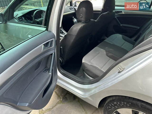 Серый Фольксваген e-Golf, объемом двигателя 0 л и пробегом 144 тыс. км за 8800 $, фото 16 на Automoto.ua