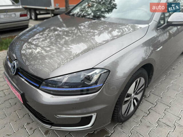 Серый Фольксваген e-Golf, объемом двигателя 0 л и пробегом 99 тыс. км за 9490 $, фото 27 на Automoto.ua