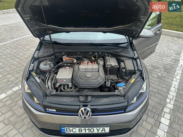 Серый Фольксваген e-Golf, объемом двигателя 0 л и пробегом 103 тыс. км за 10900 $, фото 22 на Automoto.ua