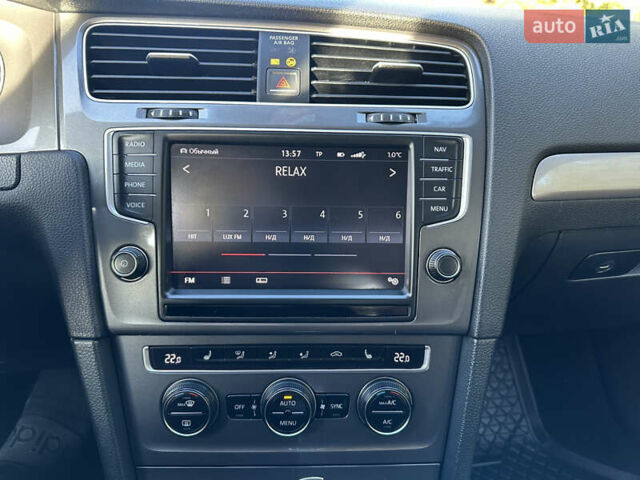 Серый Фольксваген e-Golf, объемом двигателя 0 л и пробегом 60 тыс. км за 9463 $, фото 17 на Automoto.ua