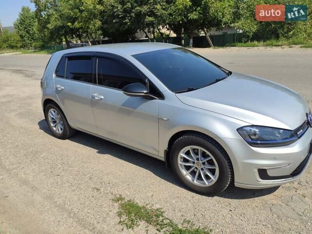 Серый Фольксваген e-Golf, объемом двигателя 0 л и пробегом 140 тыс. км за 8000 $, фото 10 на Automoto.ua