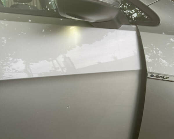 Серый Фольксваген e-Golf, объемом двигателя 0 л и пробегом 137 тыс. км за 8999 $, фото 18 на Automoto.ua