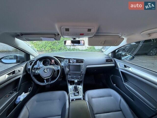 Серый Фольксваген e-Golf, объемом двигателя 0 л и пробегом 105 тыс. км за 9500 $, фото 9 на Automoto.ua