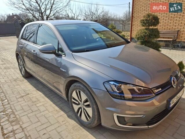 Серый Фольксваген e-Golf, объемом двигателя 0 л и пробегом 119 тыс. км за 8500 $, фото 2 на Automoto.ua