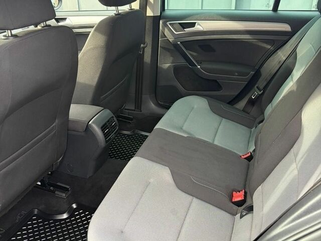 Серый Фольксваген e-Golf, объемом двигателя 0 л и пробегом 145 тыс. км за 8900 $, фото 7 на Automoto.ua
