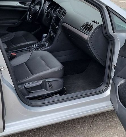 Серый Фольксваген e-Golf, объемом двигателя 0 л и пробегом 153 тыс. км за 8500 $, фото 9 на Automoto.ua