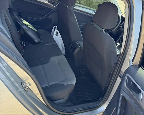 Серый Фольксваген e-Golf, объемом двигателя 0 л и пробегом 76 тыс. км за 9500 $, фото 19 на Automoto.ua