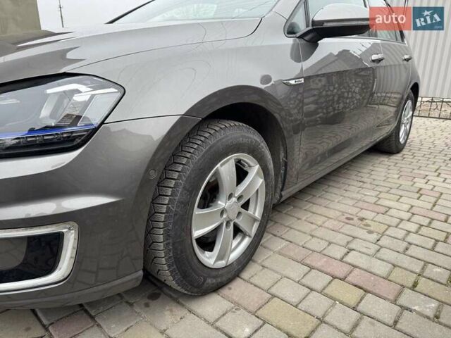Серый Фольксваген e-Golf, объемом двигателя 0 л и пробегом 90 тыс. км за 8000 $, фото 13 на Automoto.ua